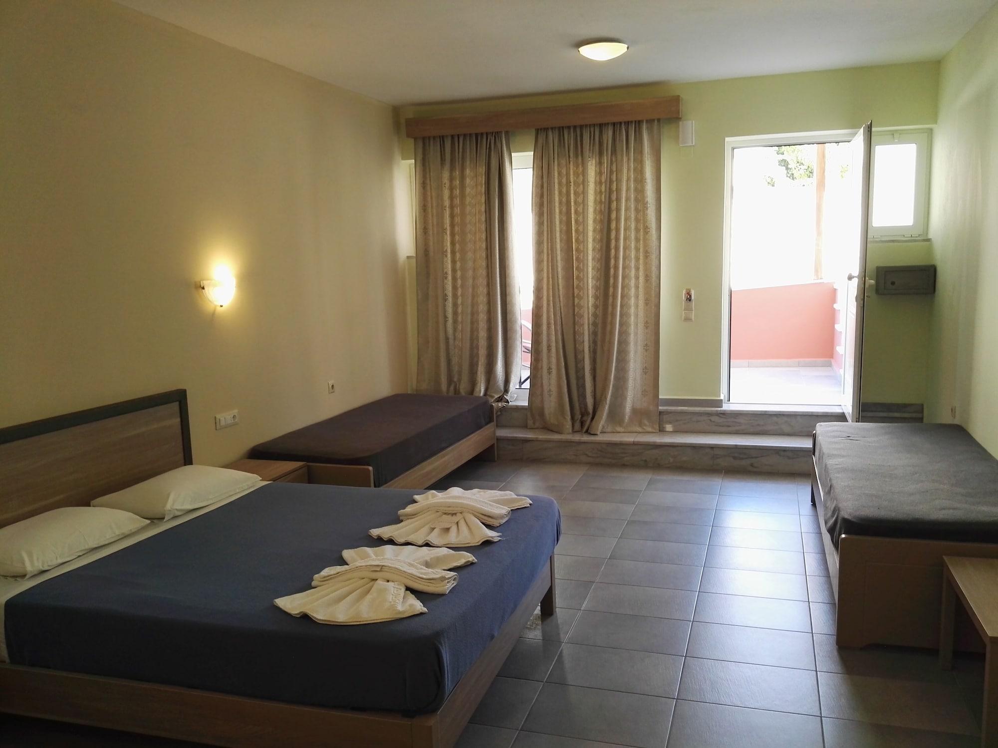 Epis Hotel Agia Marina Exterior foto